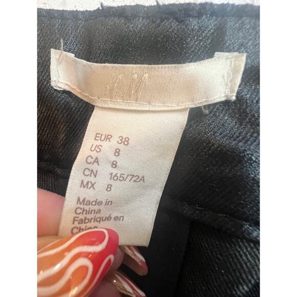 H&M BLACK SHINY PANTS BUTTON FLY WITH ANKLE ZIPPERS WOMENS SIZE 8 - Picture 4 of 6